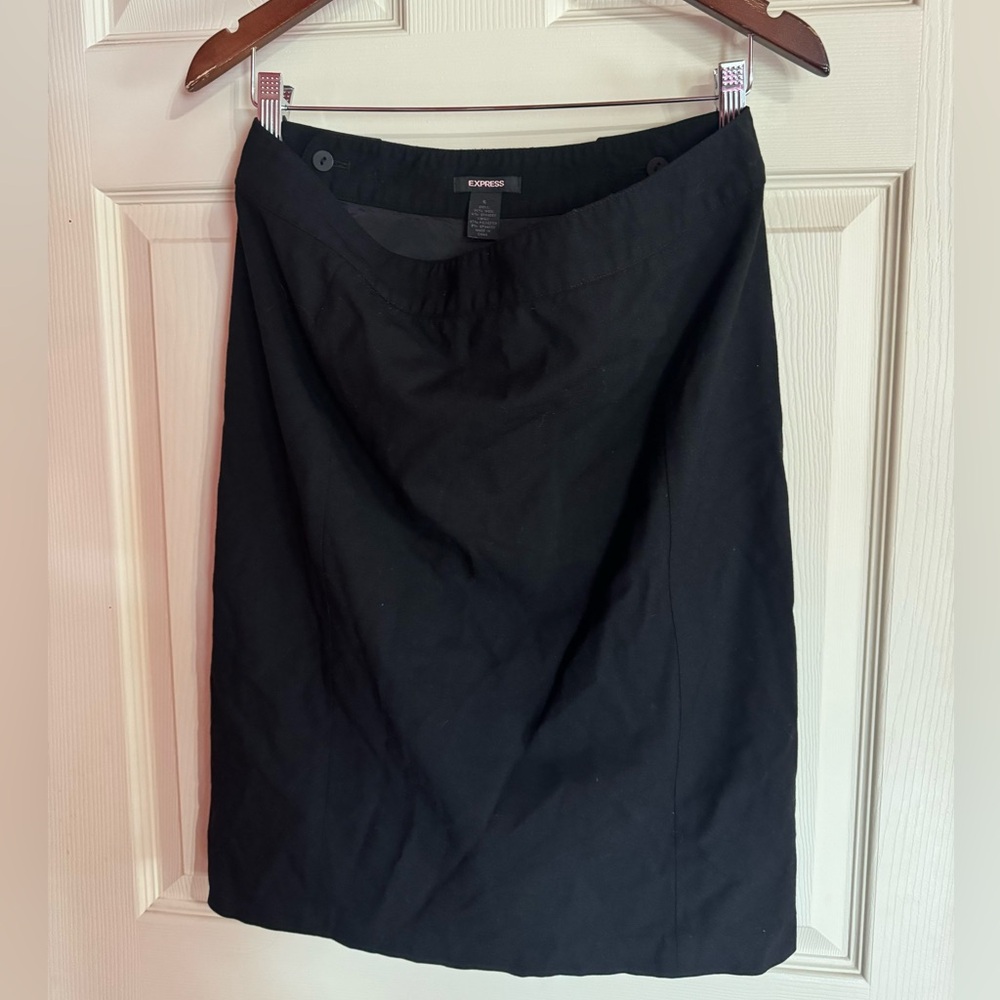 Express size 6 wool dress skirt with back zipper and fishtail bottom like new